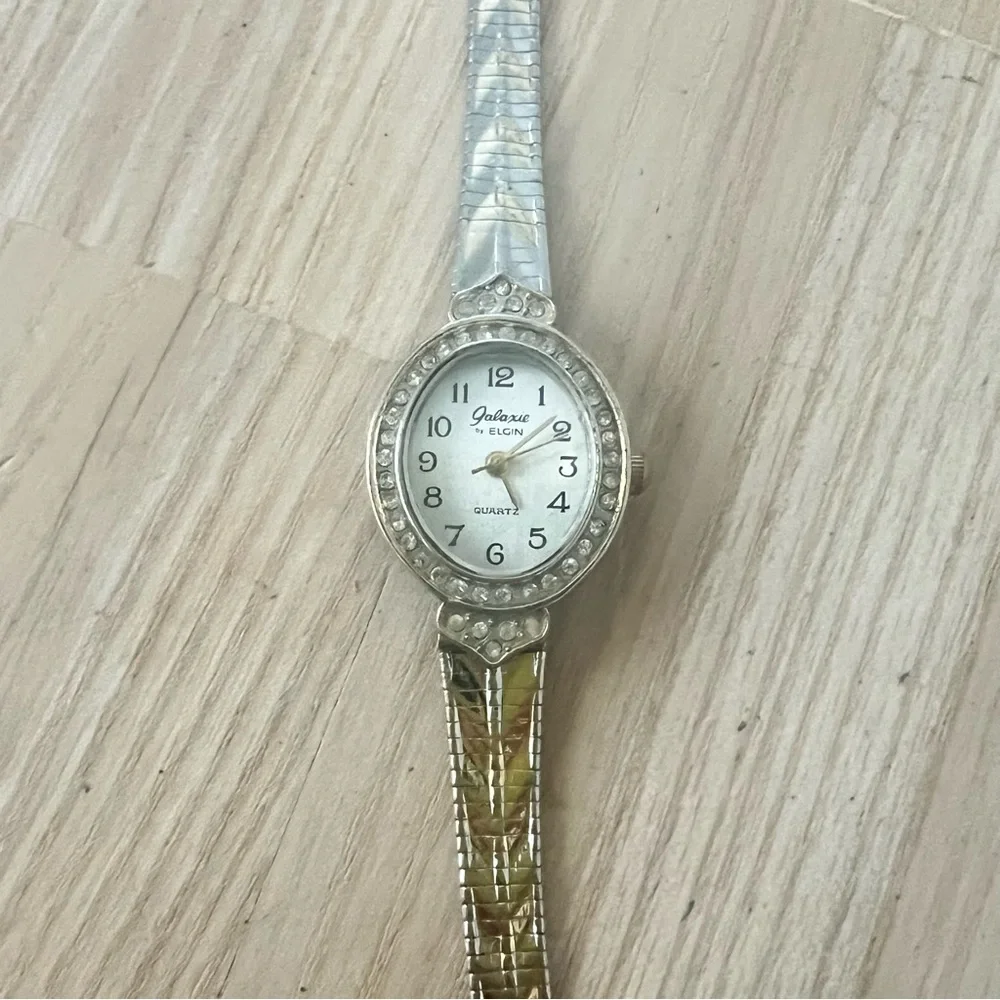 Galaxie by Elgin ladies two tone oval dress watch NEW BATTERY